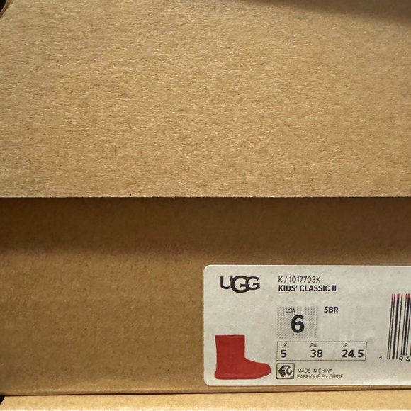Brand New UGG Class II Boots Samba Red Big Kids - Picture 12 of 13